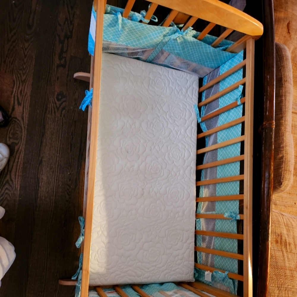 Nu line Wooden Cradle